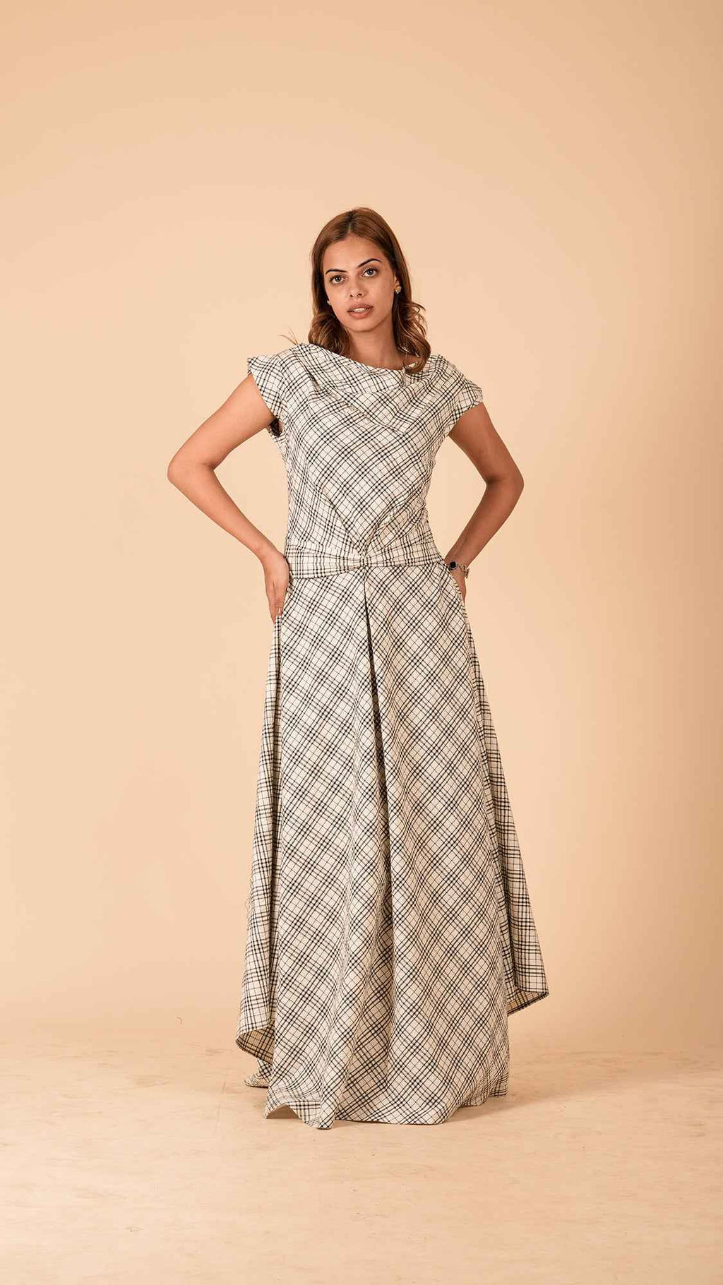 The Isadora Knot Maxi