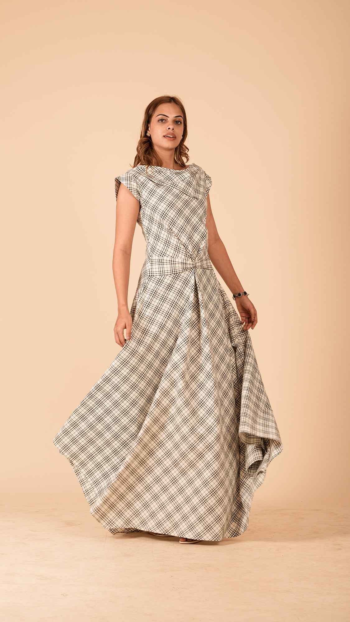 The Isadora Knot Maxi